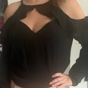 Nwot beautiful BEBE TOP long sleeve, cutout cols shoulder low V neck chiffon top